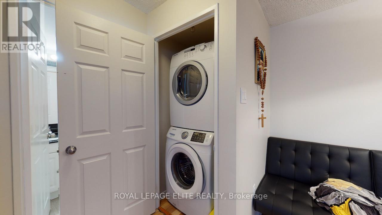 202 - 700 Constellation Drive, Mississauga, Ontario  L5R 3G8 - Photo 5 - W12457329