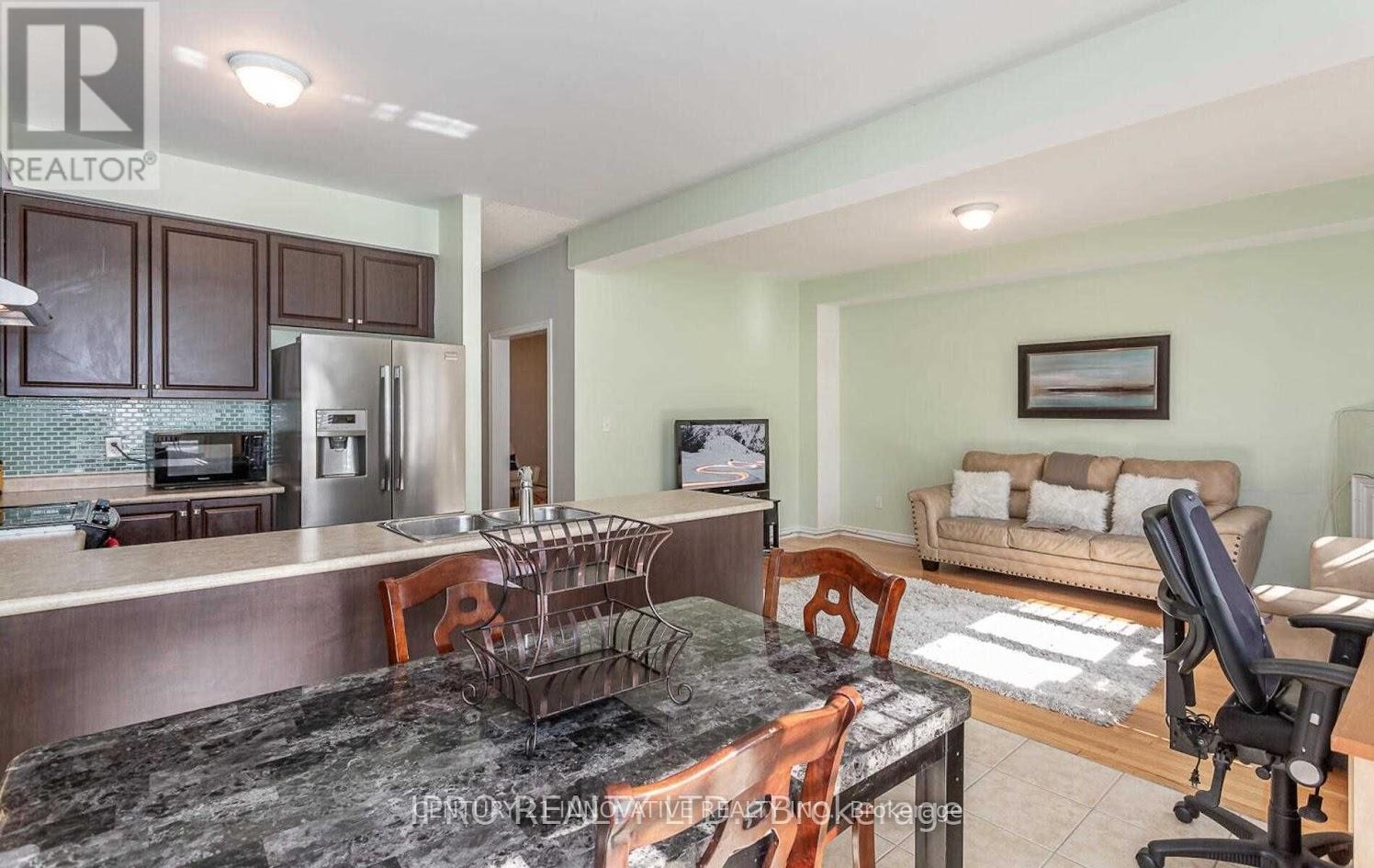 126 Footbridge Crescent, Brampton, Ontario  L6R 0T9 - Photo 12 - W12457338