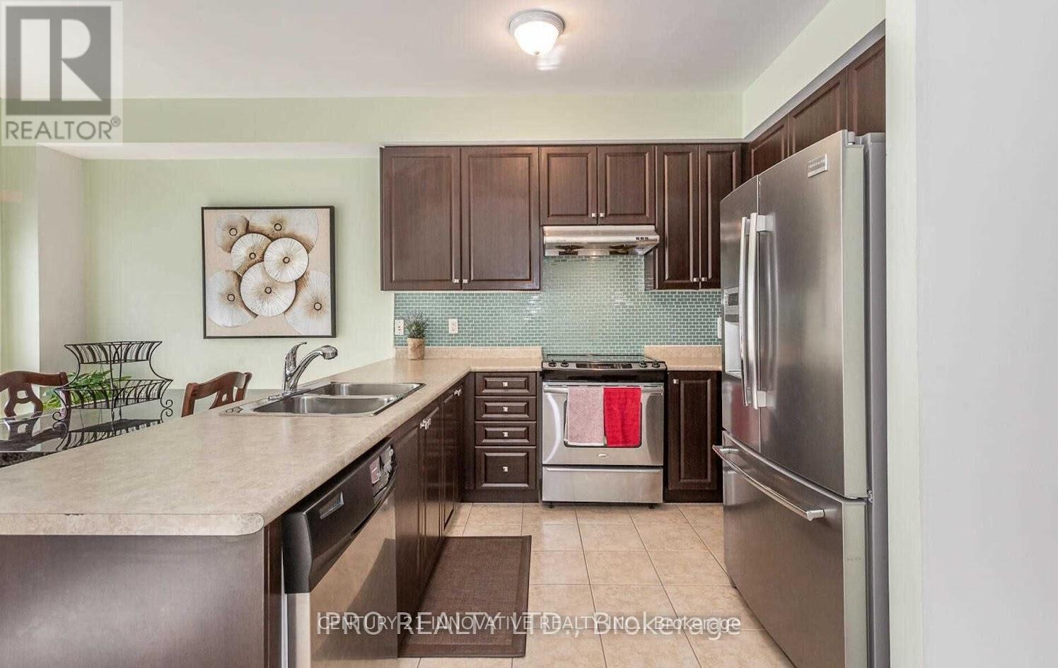 126 Footbridge Crescent, Brampton, Ontario  L6R 0T9 - Photo 13 - W12457338
