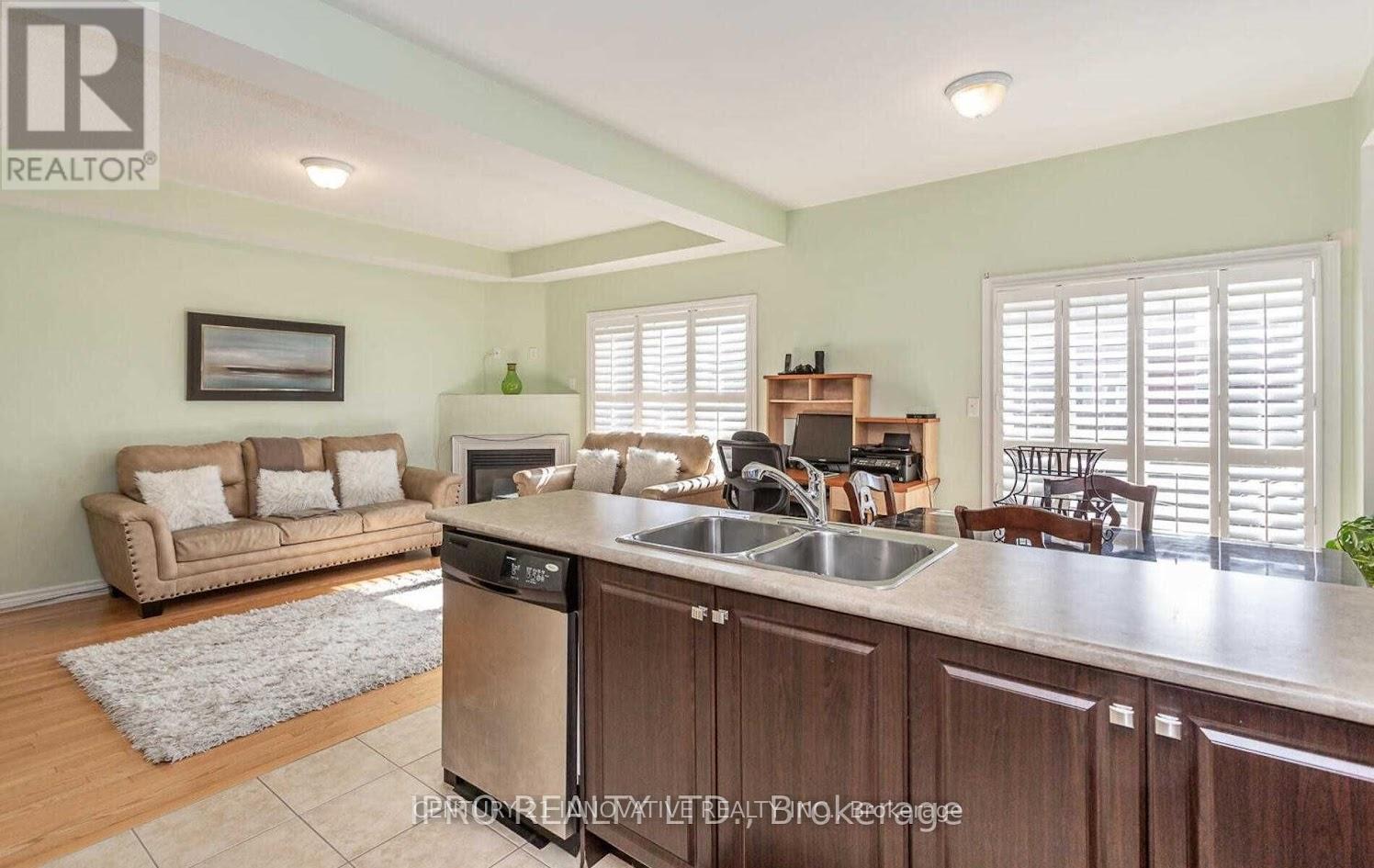 126 Footbridge Crescent, Brampton, Ontario  L6R 0T9 - Photo 14 - W12457338