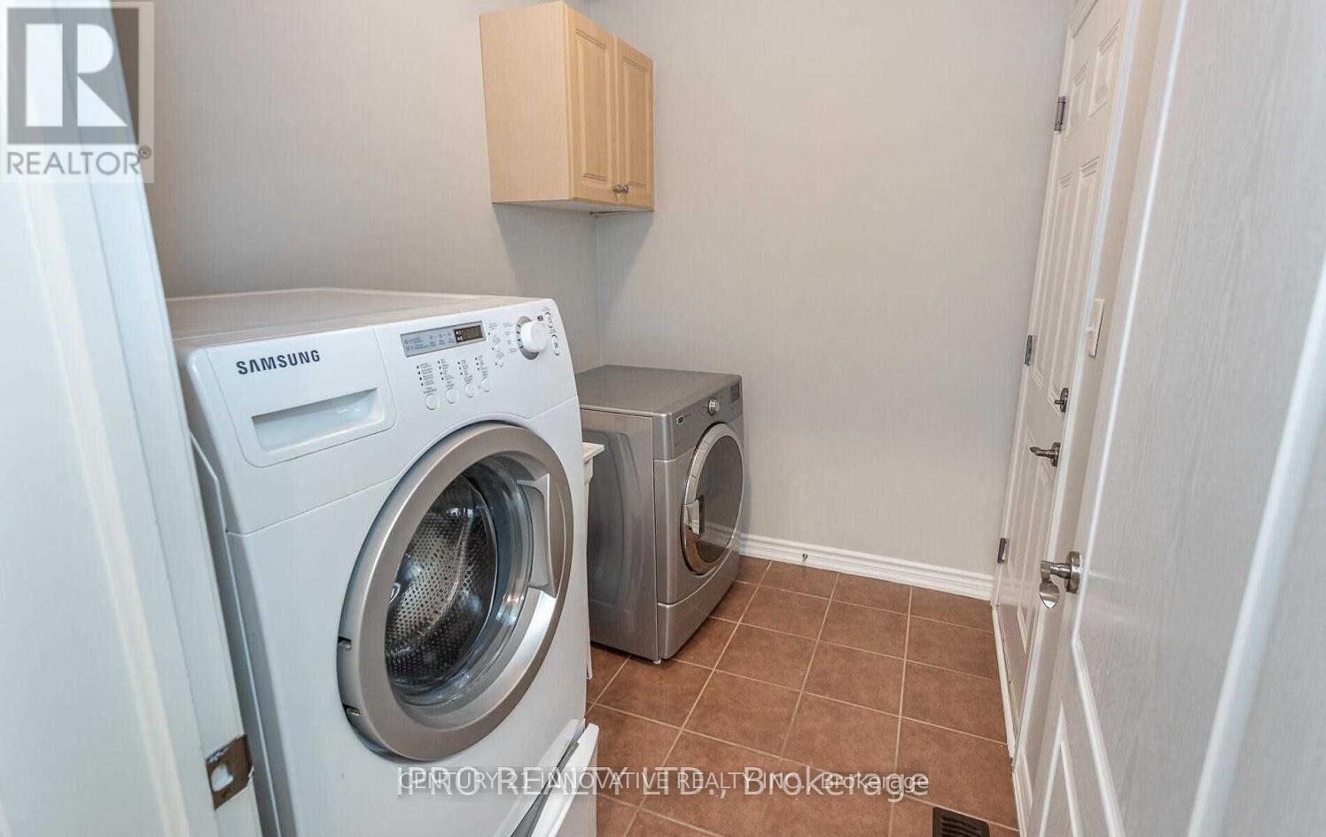 126 Footbridge Crescent, Brampton, Ontario  L6R 0T9 - Photo 15 - W12457338