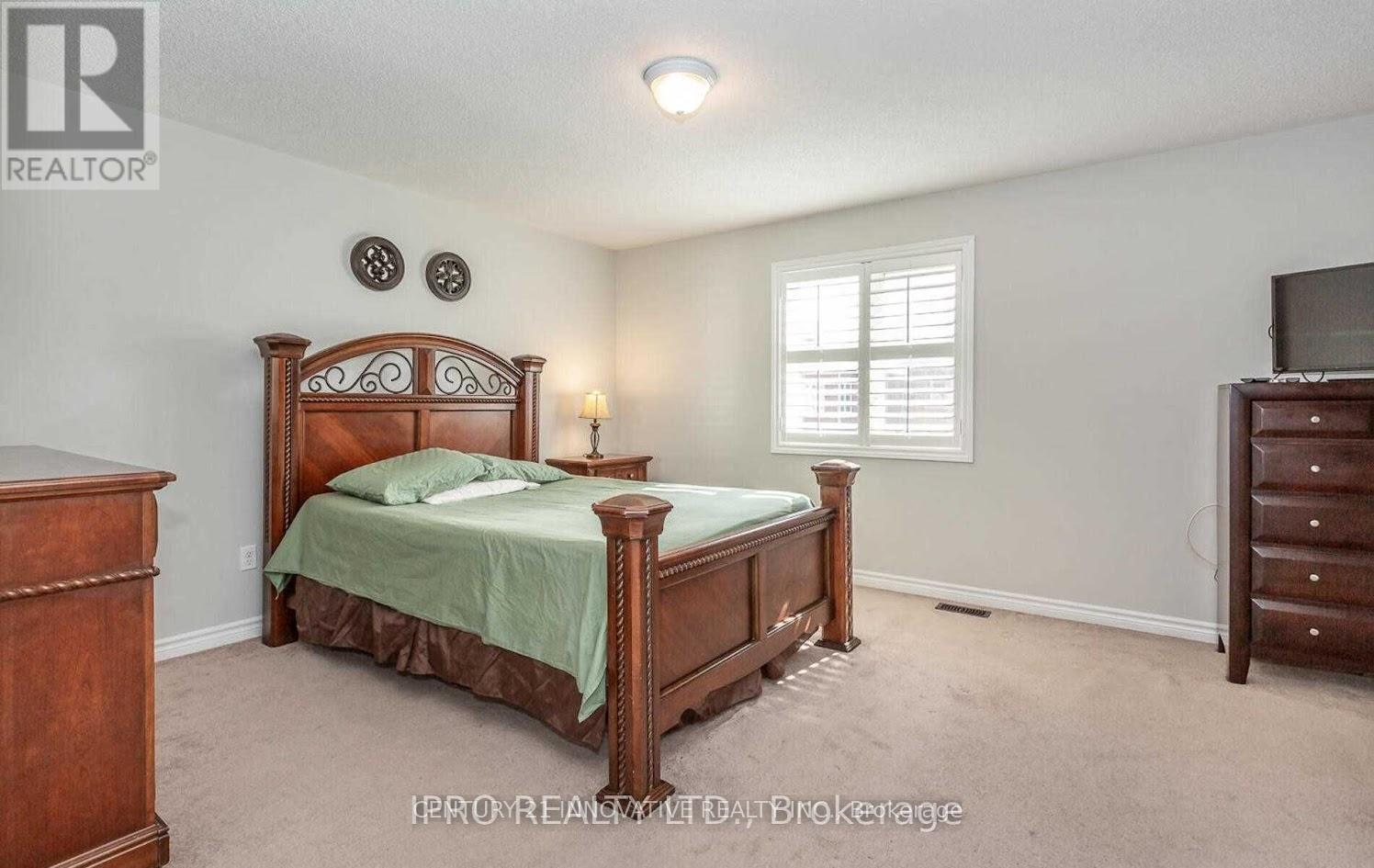 126 Footbridge Crescent, Brampton, Ontario  L6R 0T9 - Photo 16 - W12457338
