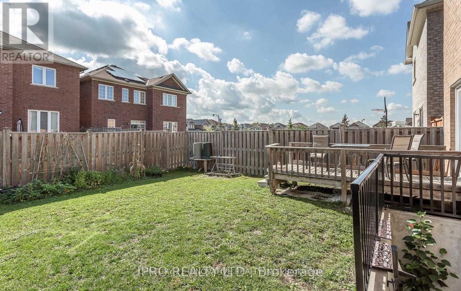 126 Footbridge Crescent, Brampton, Ontario  L6R 0T9 - Photo 29 - W12457338