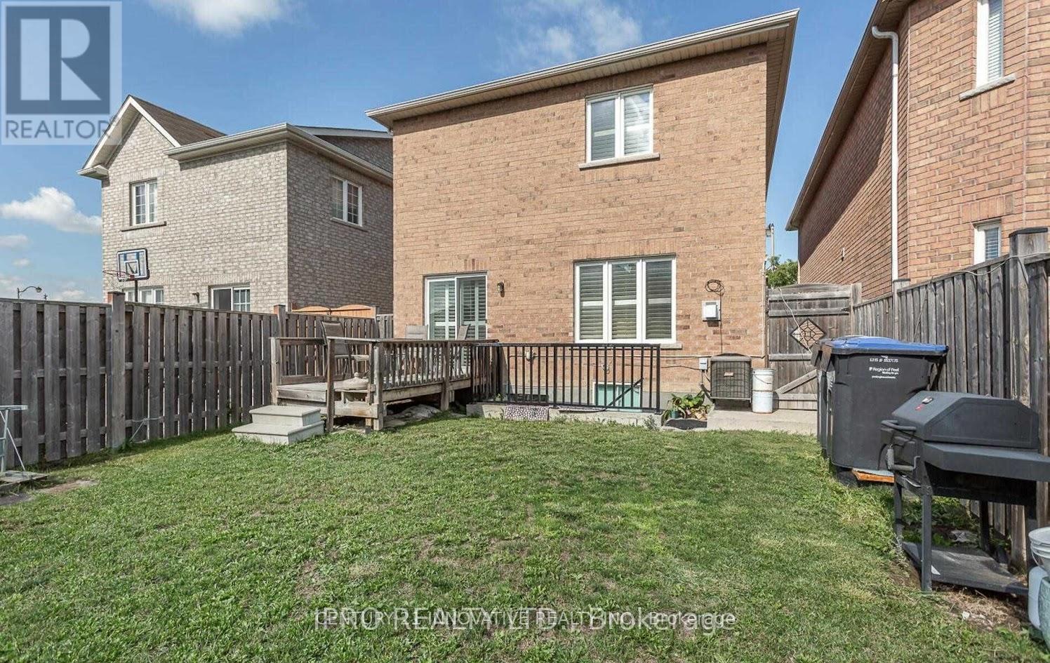 126 Footbridge Crescent, Brampton, Ontario  L6R 0T9 - Photo 30 - W12457338