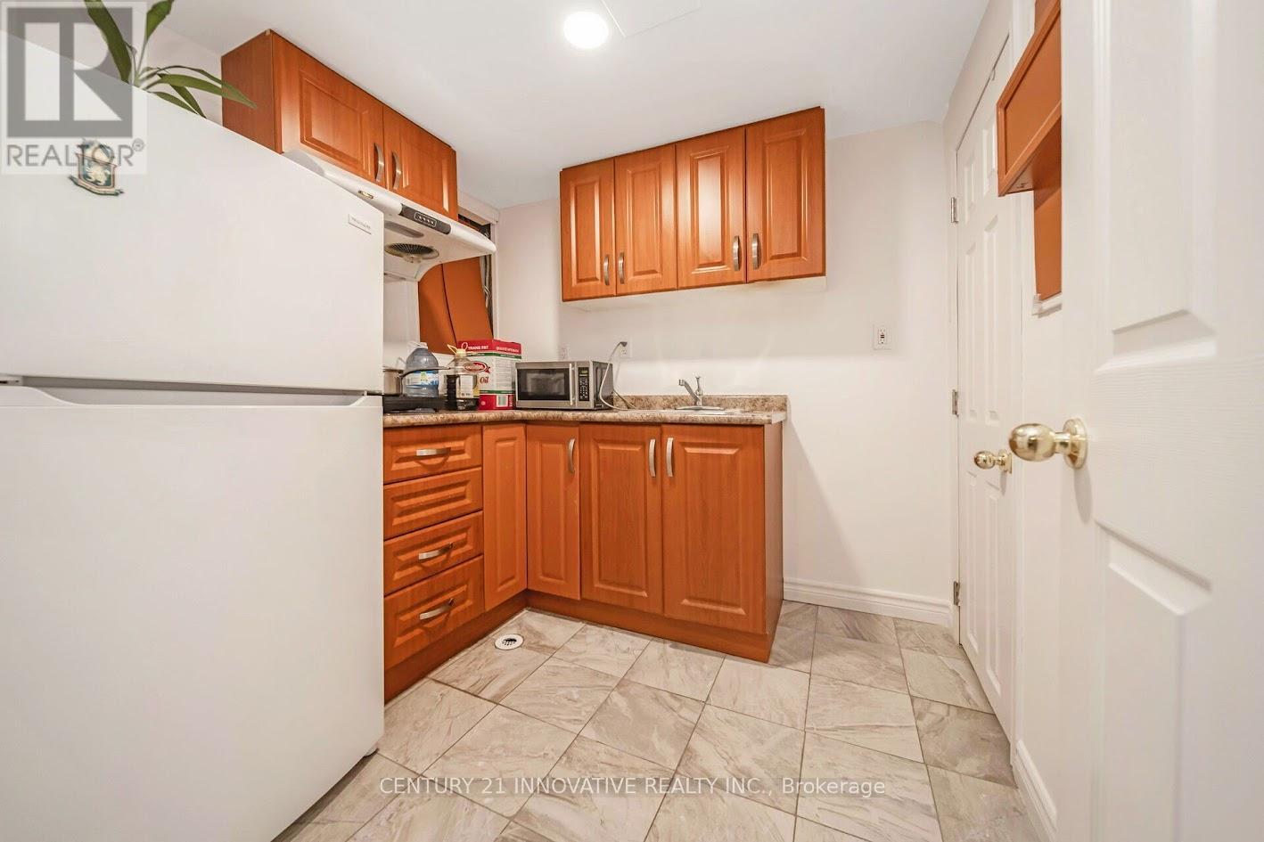 5 - 3175 Kirwin Avenue, Mississauga, Ontario  L5A 3M4 - Photo 35 - W12457348