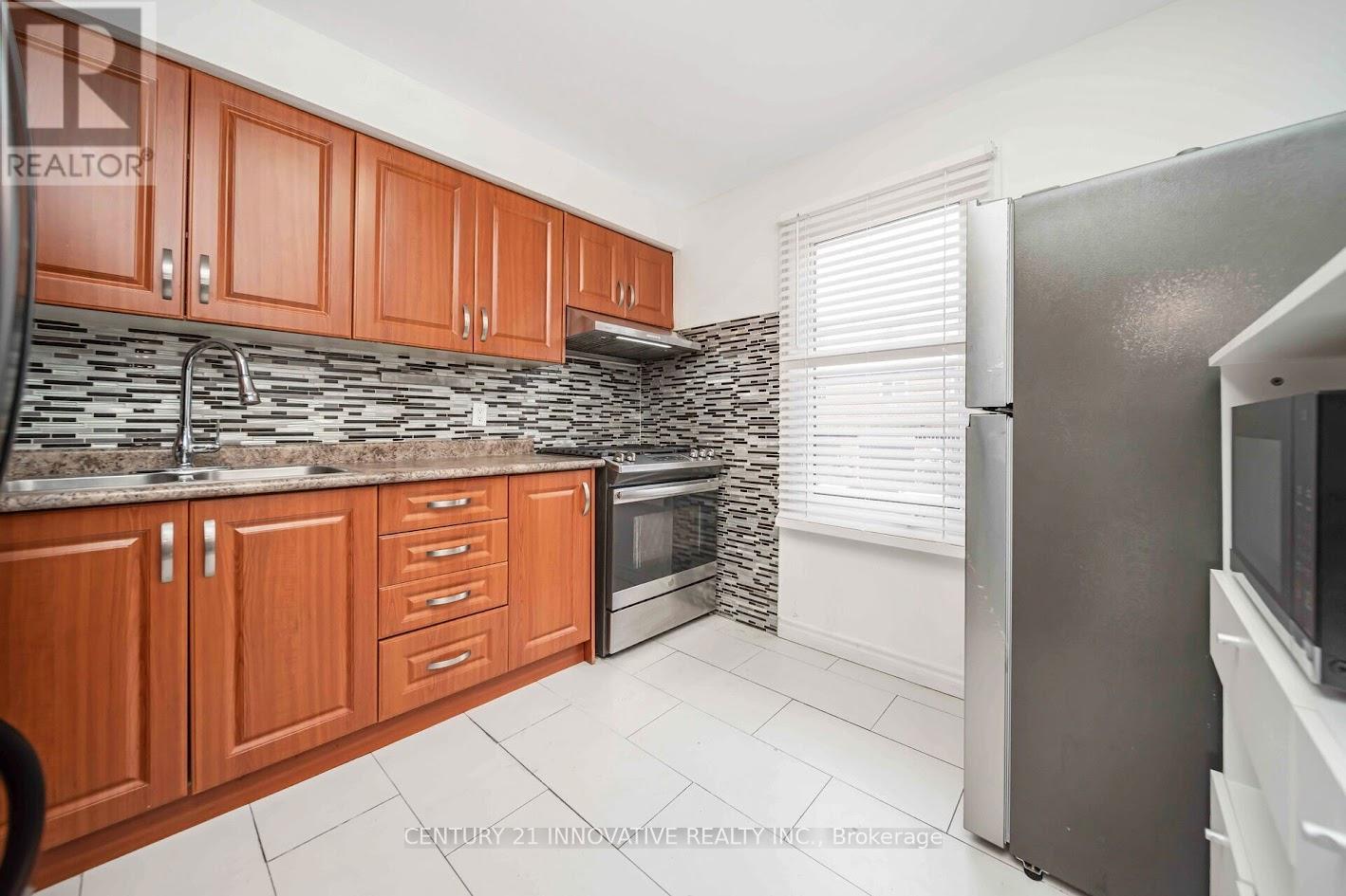 5 - 3175 Kirwin Avenue, Mississauga, Ontario  L5A 3M4 - Photo 7 - W12457348