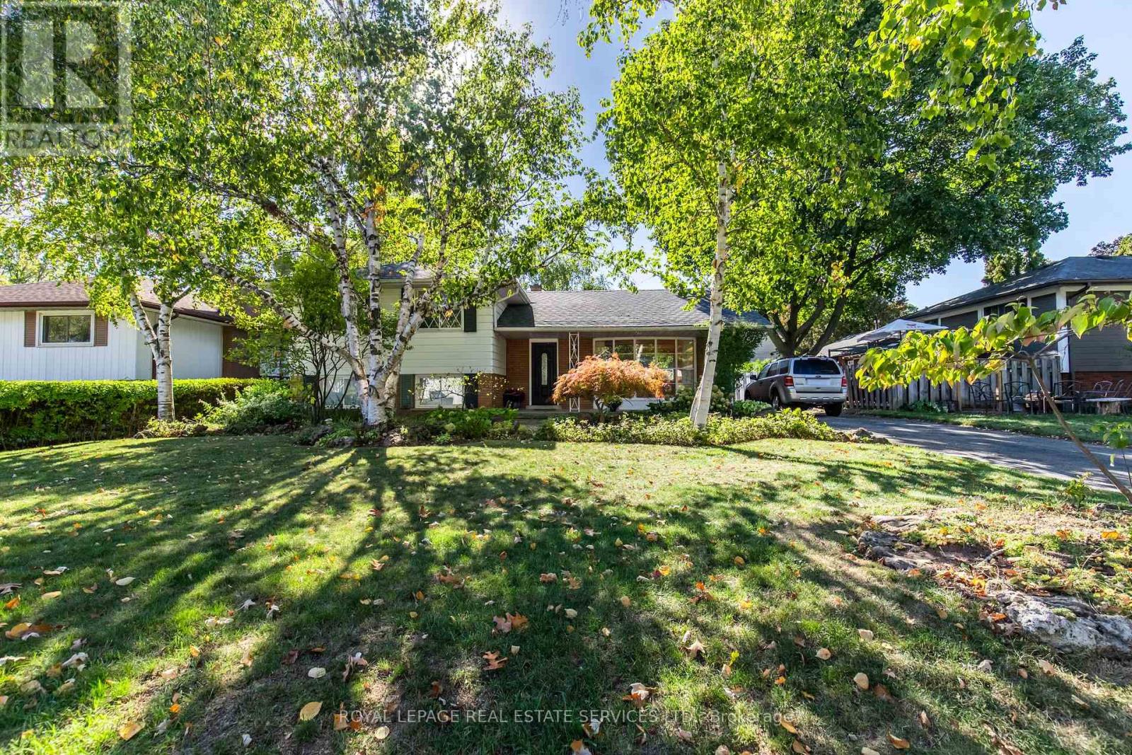 264 Tottenham Road, Burlington, Ontario  L7L 4G7 - Photo 2 - W12457349