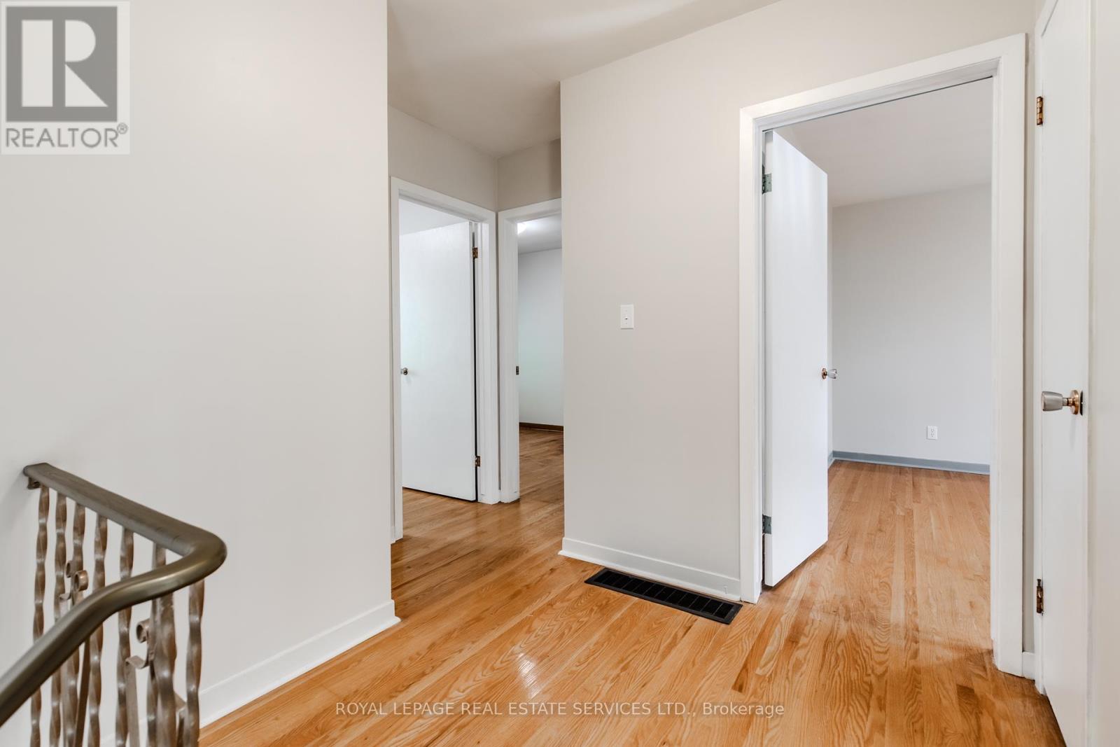 264 Tottenham Road, Burlington, Ontario  L7L 4G7 - Photo 23 - W12457349