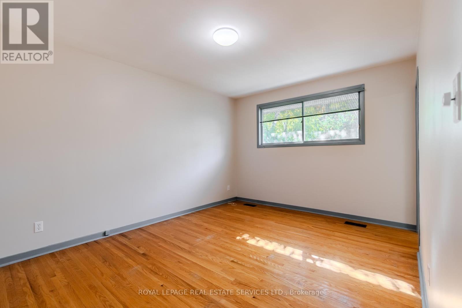 264 Tottenham Road, Burlington, Ontario  L7L 4G7 - Photo 27 - W12457349
