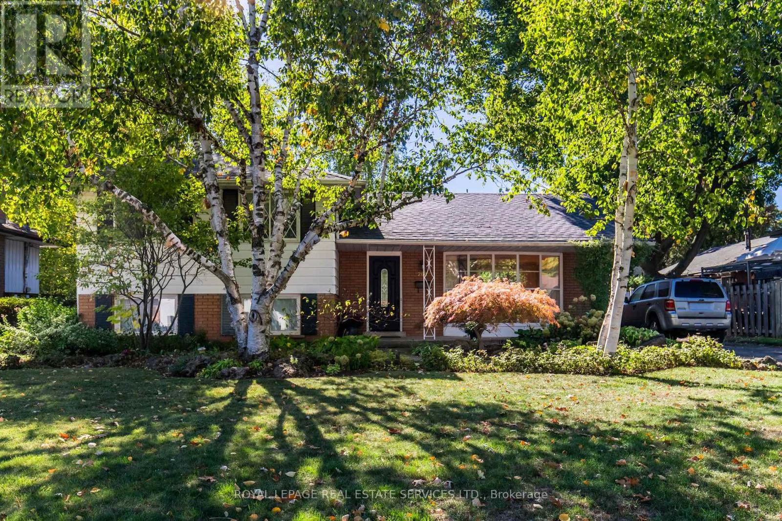 264 Tottenham Road, Burlington, Ontario  L7L 4G7 - Photo 3 - W12457349