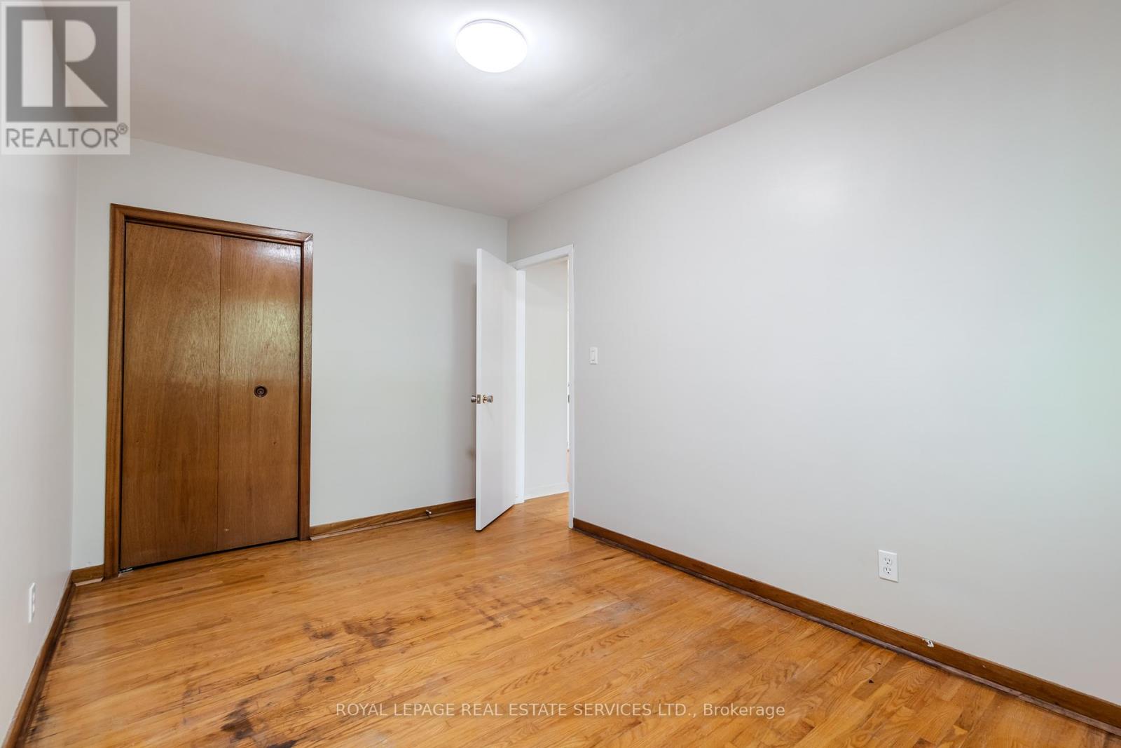 264 Tottenham Road, Burlington, Ontario  L7L 4G7 - Photo 30 - W12457349