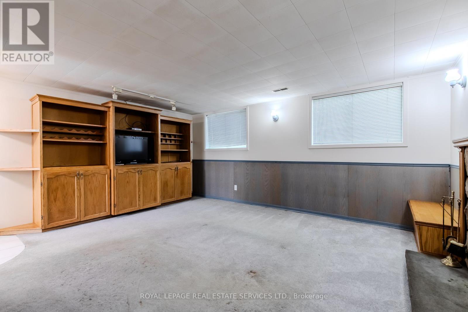 264 Tottenham Road, Burlington, Ontario  L7L 4G7 - Photo 33 - W12457349
