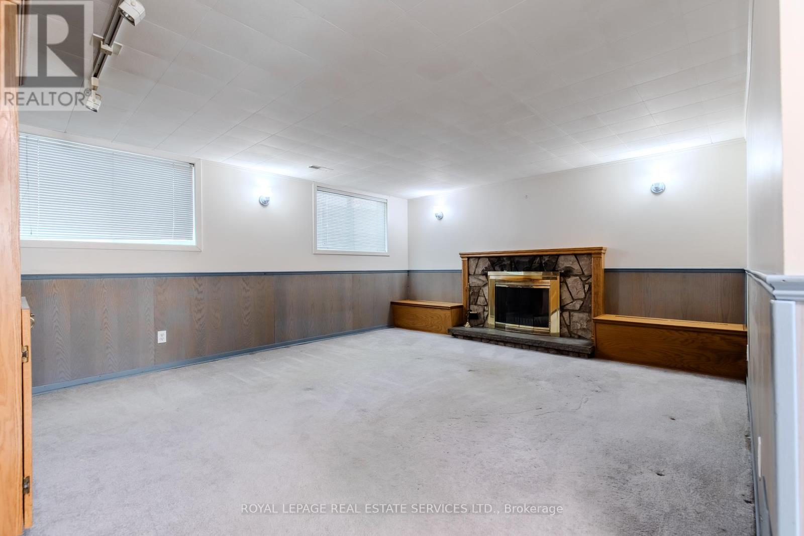 264 Tottenham Road, Burlington, Ontario  L7L 4G7 - Photo 34 - W12457349