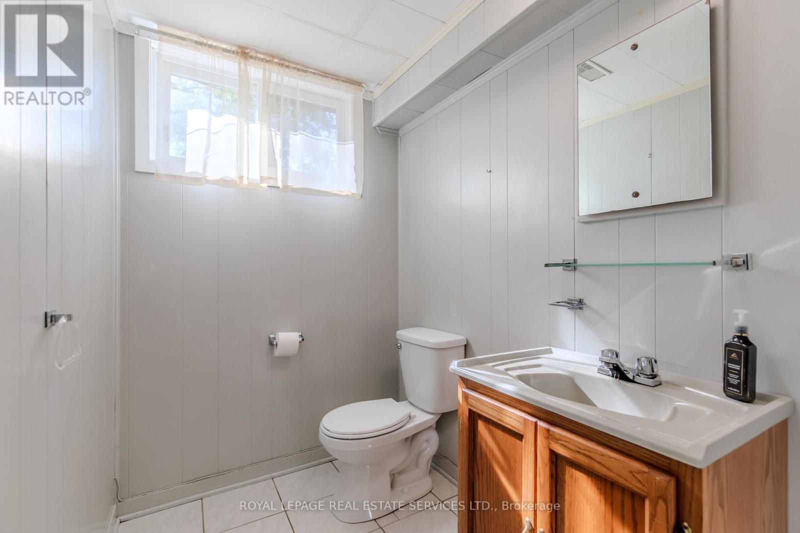 264 Tottenham Road, Burlington, Ontario  L7L 4G7 - Photo 37 - W12457349