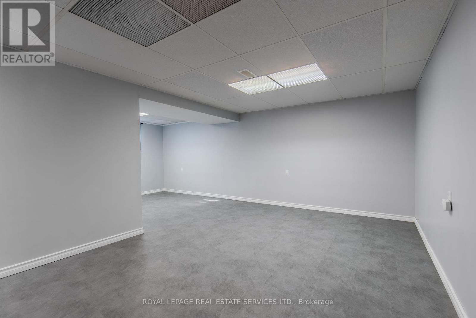 264 Tottenham Road, Burlington, Ontario  L7L 4G7 - Photo 39 - W12457349