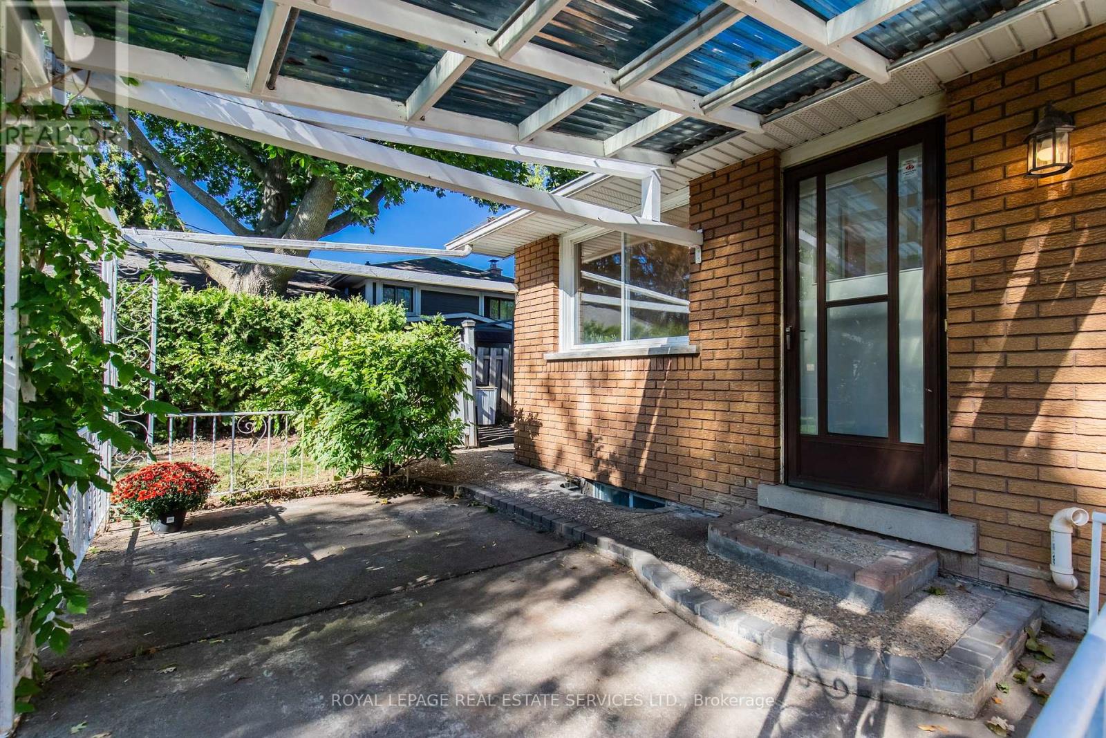 264 Tottenham Road, Burlington, Ontario  L7L 4G7 - Photo 42 - W12457349