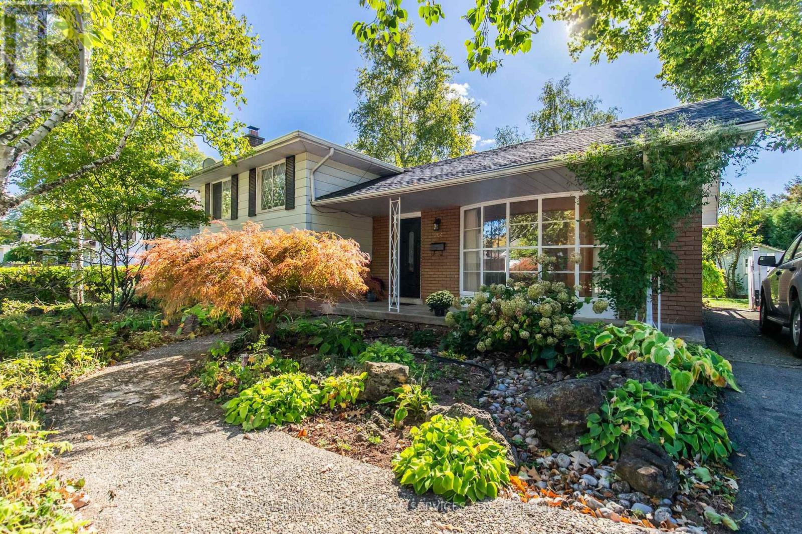 264 Tottenham Road, Burlington, Ontario  L7L 4G7 - Photo 7 - W12457349