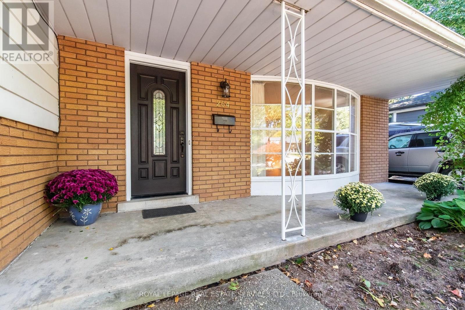 264 Tottenham Road, Burlington, Ontario  L7L 4G7 - Photo 8 - W12457349