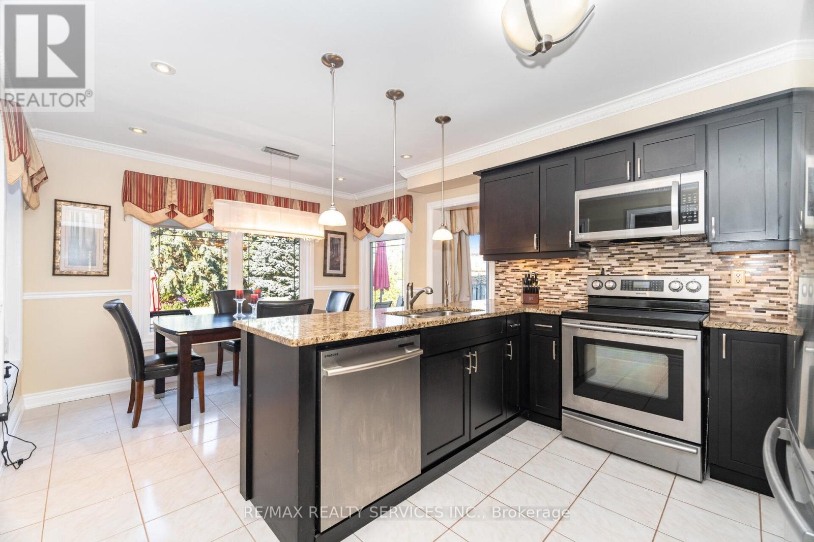 30 Starling Court, Brampton, Ontario  L6Z 3P5 - Photo 14 - W12457355