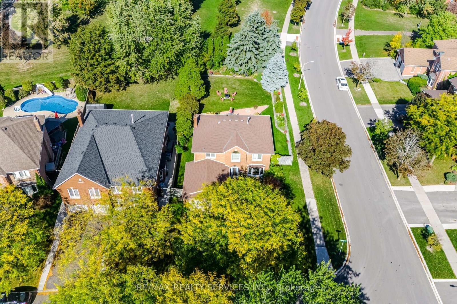 30 Starling Court, Brampton, Ontario  L6Z 3P5 - Photo 3 - W12457355