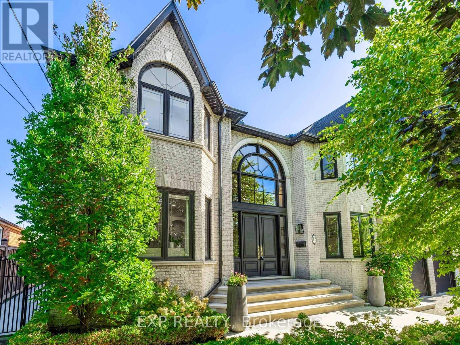 13 Bourdon Avenue, Toronto, Ontario  M6L 2Y7 - Photo 2 - W12457369