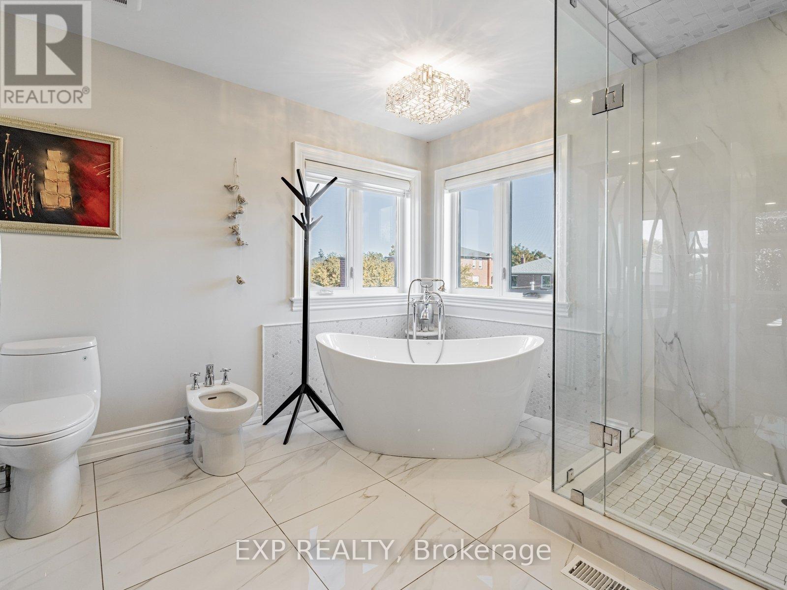 13 Bourdon Avenue, Toronto, Ontario  M6L 2Y7 - Photo 21 - W12457369