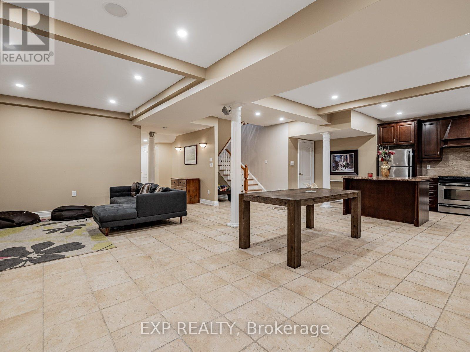 13 Bourdon Avenue, Toronto, Ontario  M6L 2Y7 - Photo 30 - W12457369