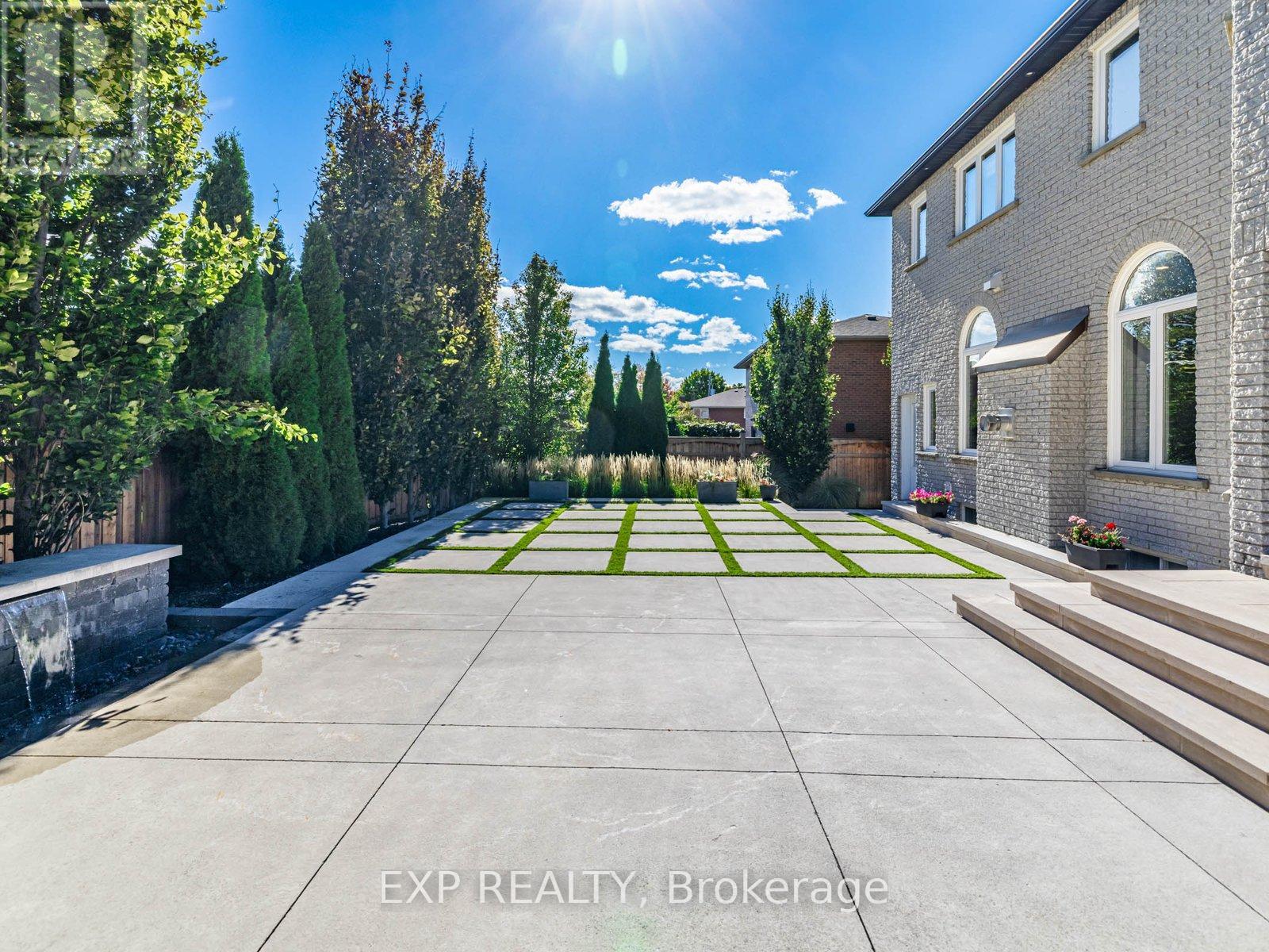 13 Bourdon Avenue, Toronto, Ontario  M6L 2Y7 - Photo 37 - W12457369