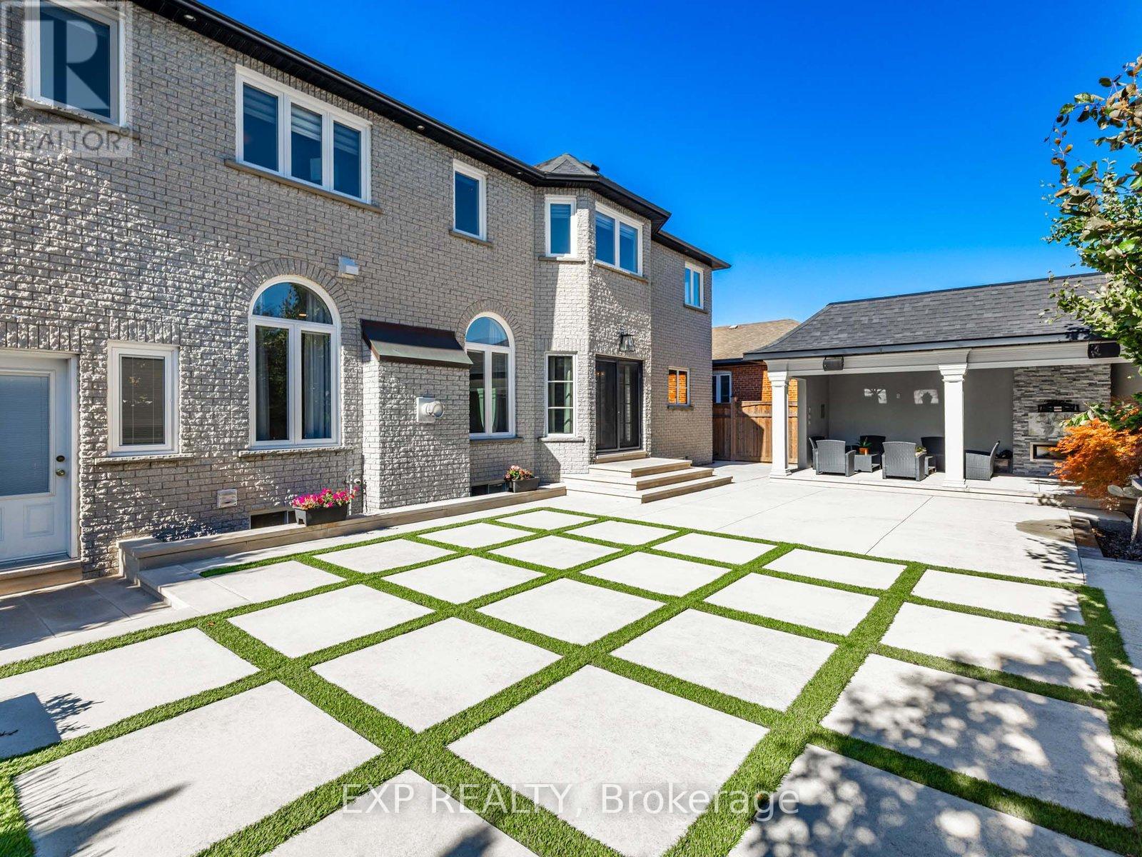 13 Bourdon Avenue, Toronto, Ontario  M6L 2Y7 - Photo 39 - W12457369