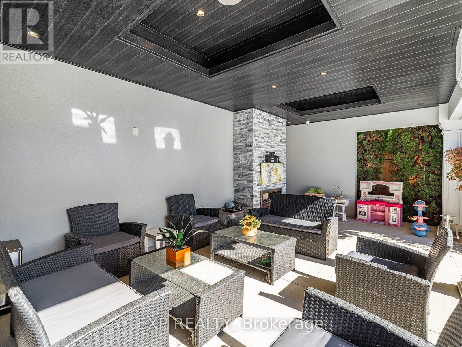 13 Bourdon Avenue, Toronto, Ontario  M6L 2Y7 - Photo 41 - W12457369