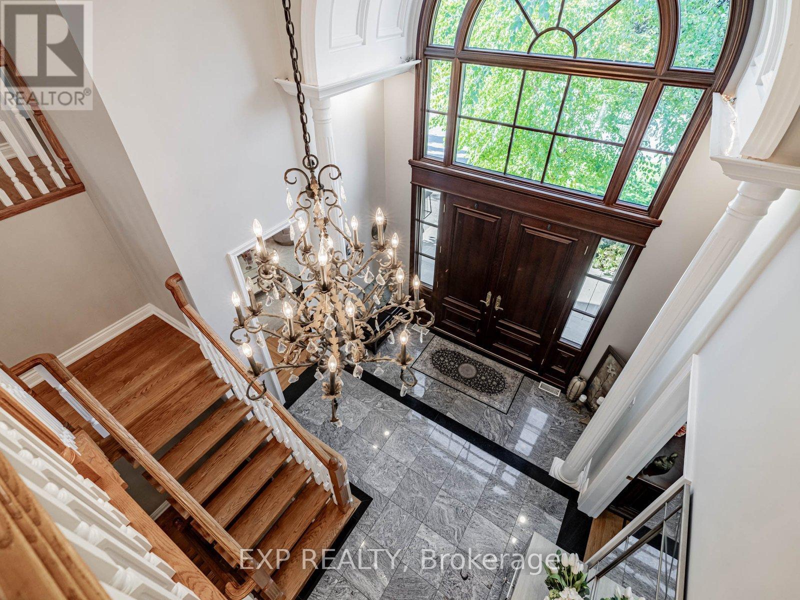 13 Bourdon Avenue, Toronto, Ontario  M6L 2Y7 - Photo 7 - W12457369