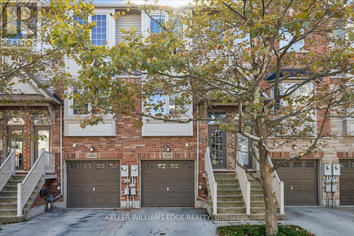 4258 Ingram Common, Burlington, Ontario  L7L 0C4 - Photo 3 - W12457373