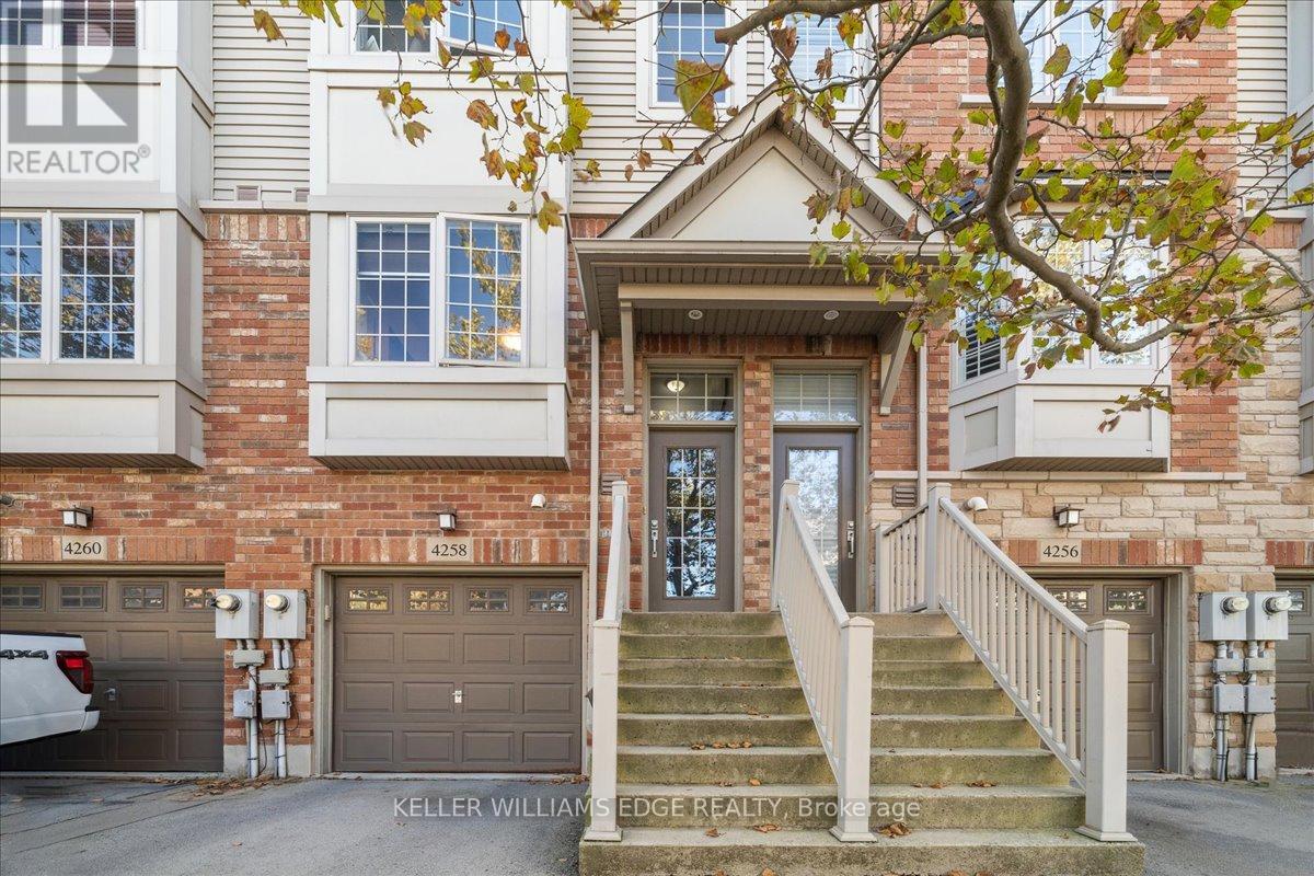 4258 Ingram Common, Burlington, Ontario  L7L 0C4 - Photo 5 - W12457373