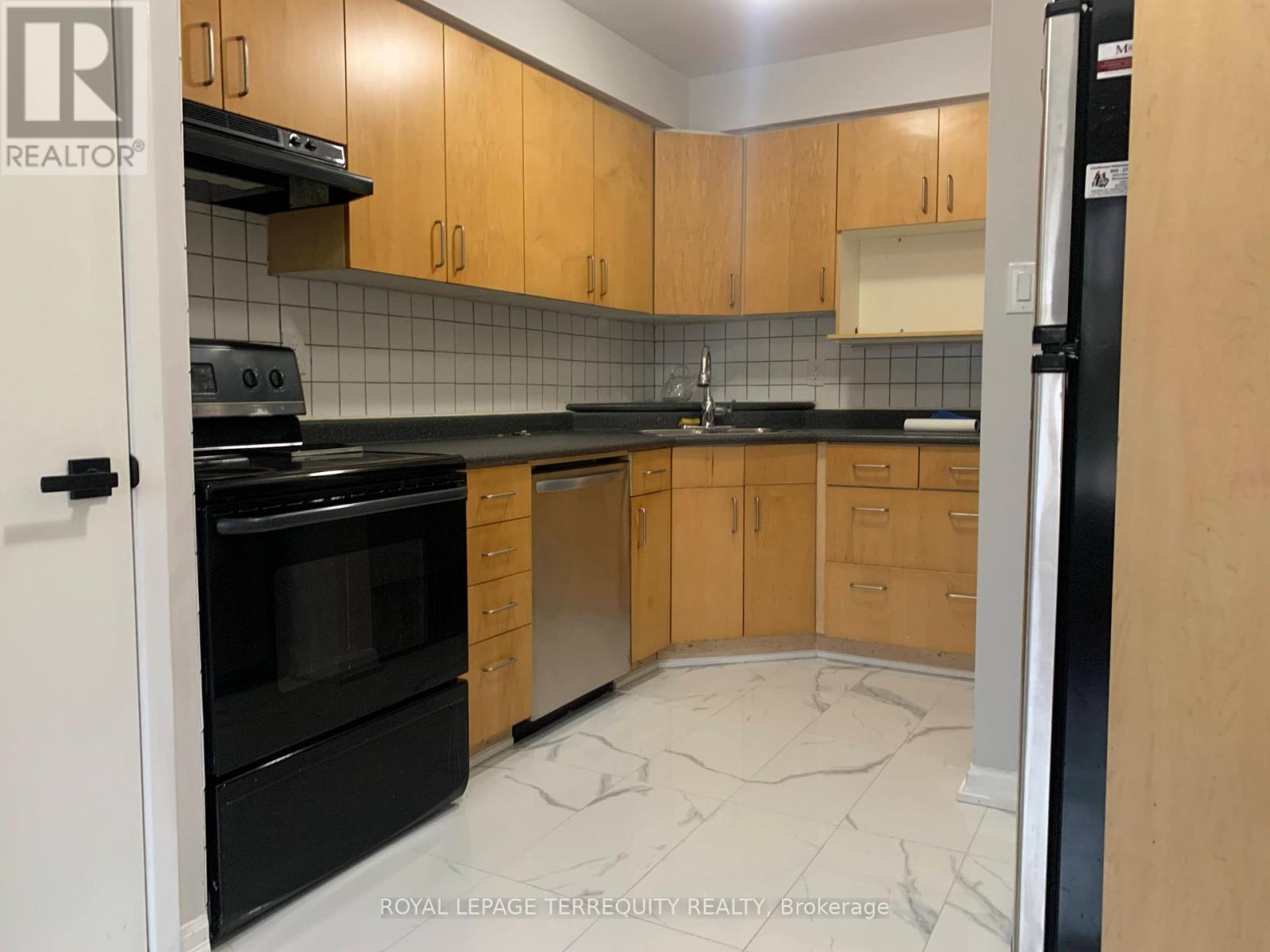 42 - 1180 Mississauga Valley Boulevard, Mississauga, Ontario  L5A 3M9 - Photo 5 - W12457380