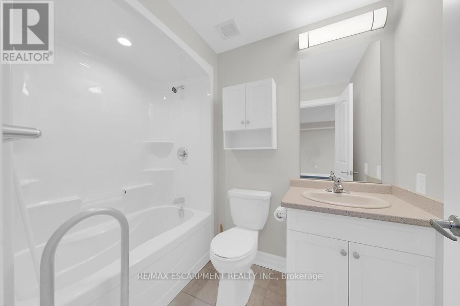 418 - 3290 New Street, Burlington, Ontario  L7N 1M8 - Photo 12 - W12457408
