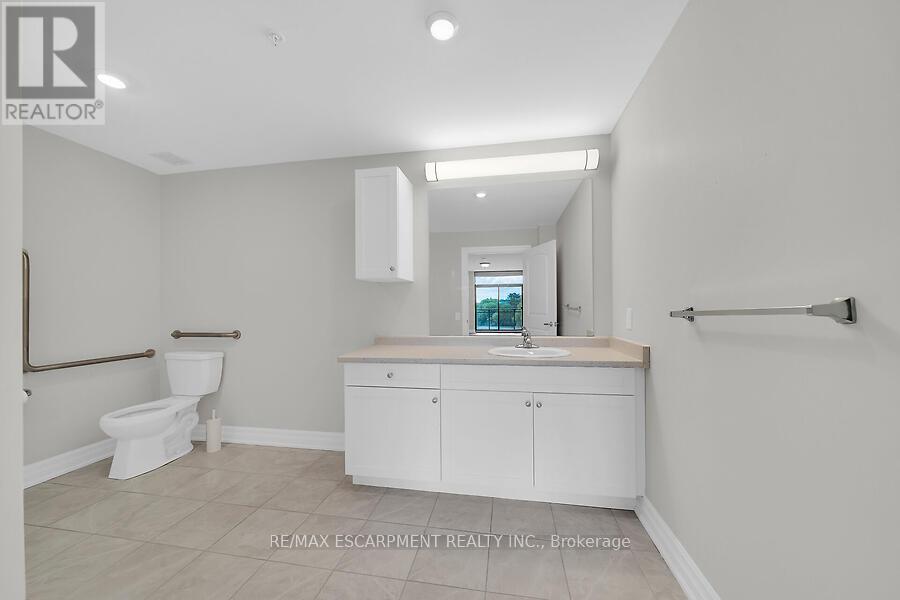 418 - 3290 New Street, Burlington, Ontario  L7N 1M8 - Photo 17 - W12457408