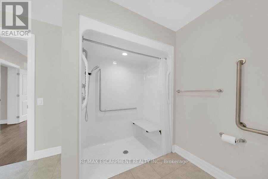 418 - 3290 New Street, Burlington, Ontario  L7N 1M8 - Photo 18 - W12457408