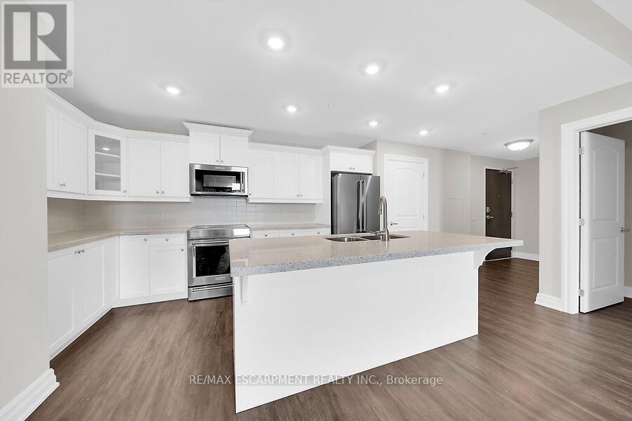 418 - 3290 New Street, Burlington, Ontario  L7N 1M8 - Photo 5 - W12457408