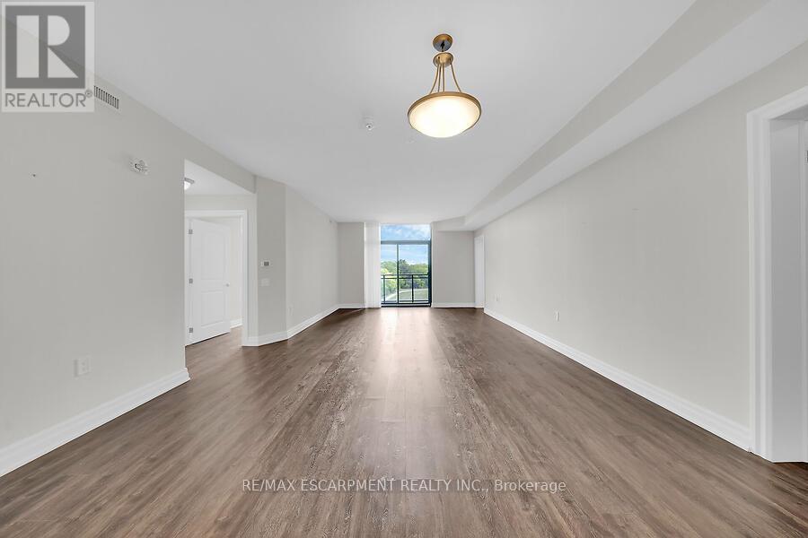418 - 3290 New Street, Burlington, Ontario  L7N 1M8 - Photo 7 - W12457408