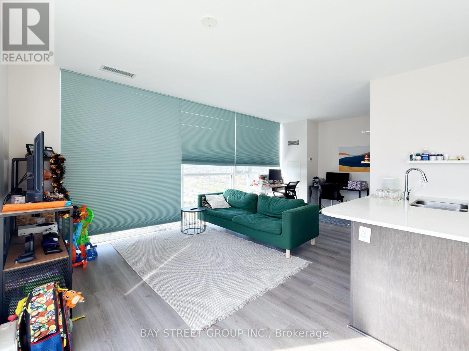 Ph06 - 339 Rathburn Road W, Mississauga, Ontario  L5B 0K6 - Photo 4 - W12457412