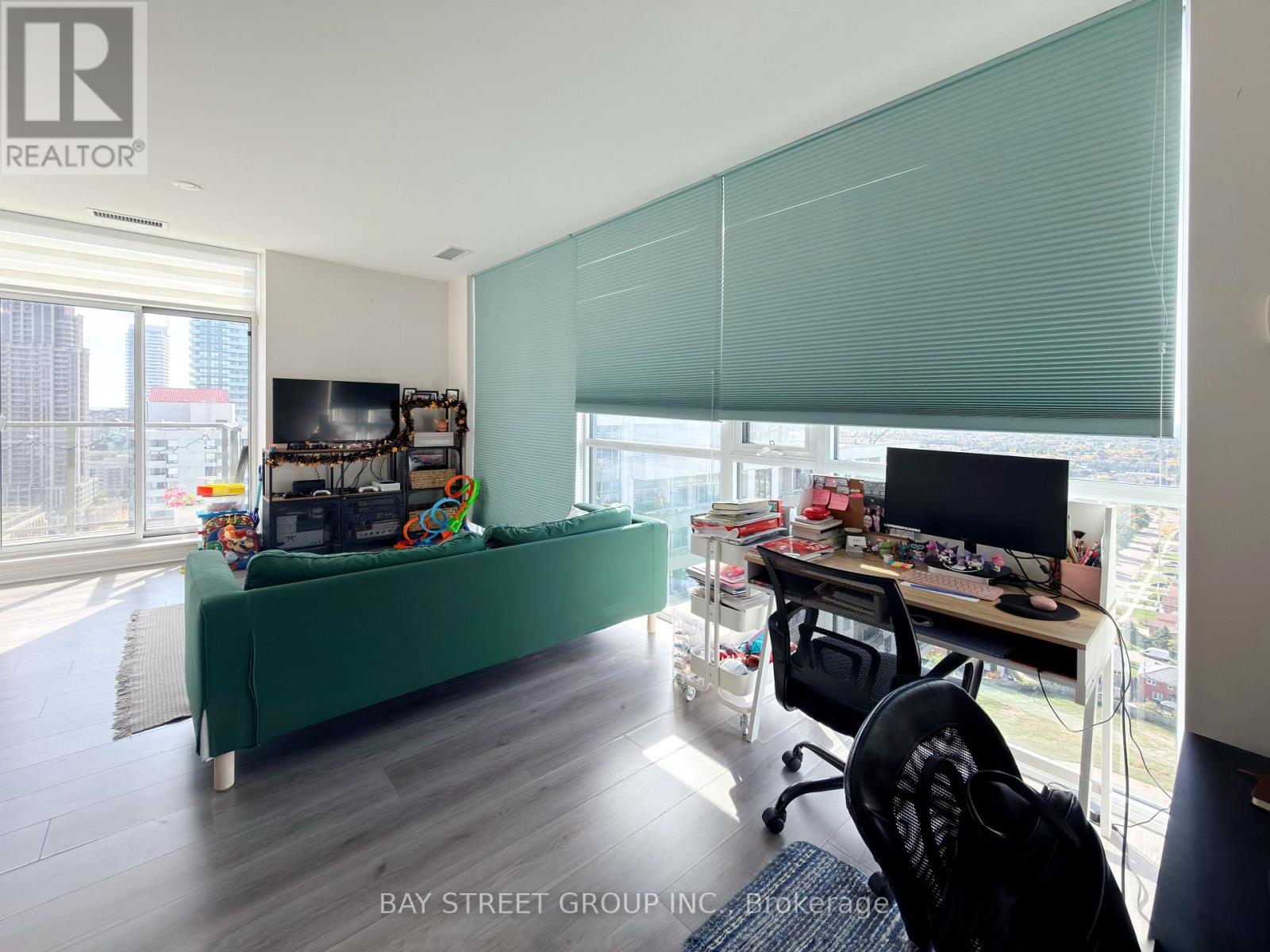 Ph06 - 339 Rathburn Road W, Mississauga, Ontario  L5B 0K6 - Photo 5 - W12457412