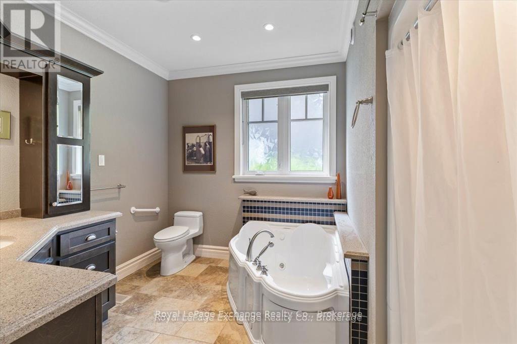 569 Creekwood Drive, Saugeen Shores, Ontario  N0H 2L0 - Photo 22 - X12457429