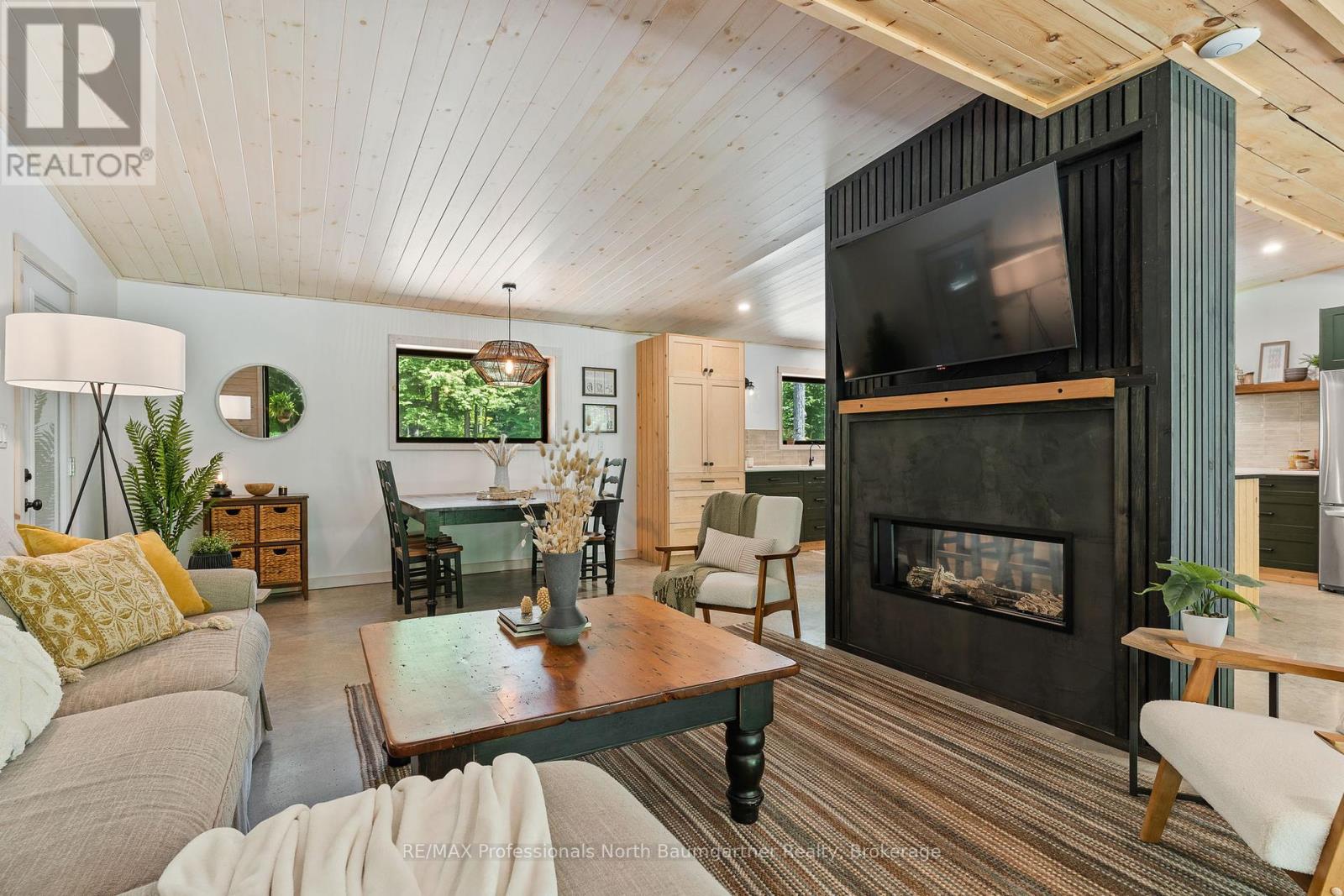 1592 Buckslide Road, Algonquin Highlands, Ontario  K0M 1S0 - Photo 14 - X12457432