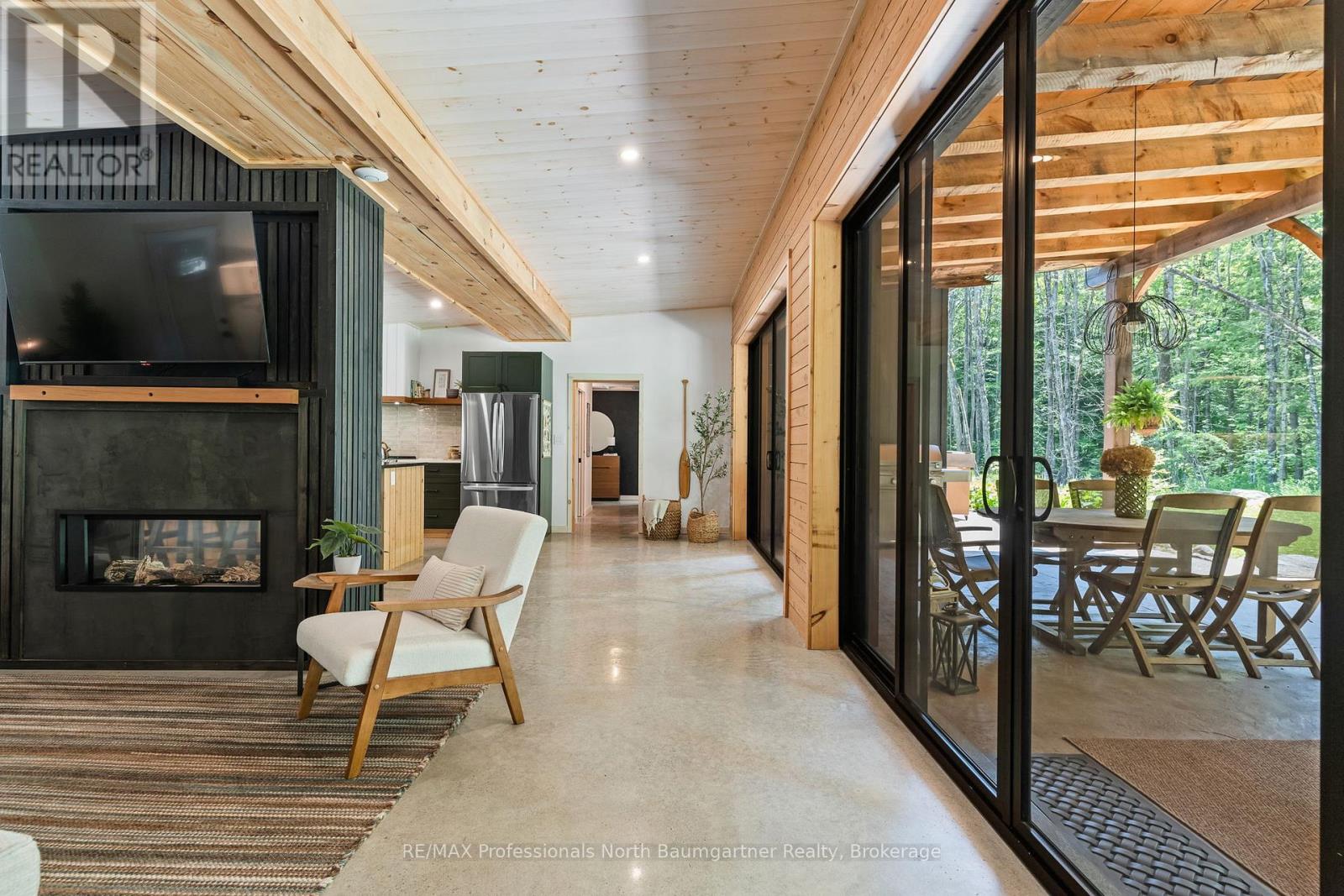 1592 Buckslide Road, Algonquin Highlands, Ontario  K0M 1S0 - Photo 18 - X12457432