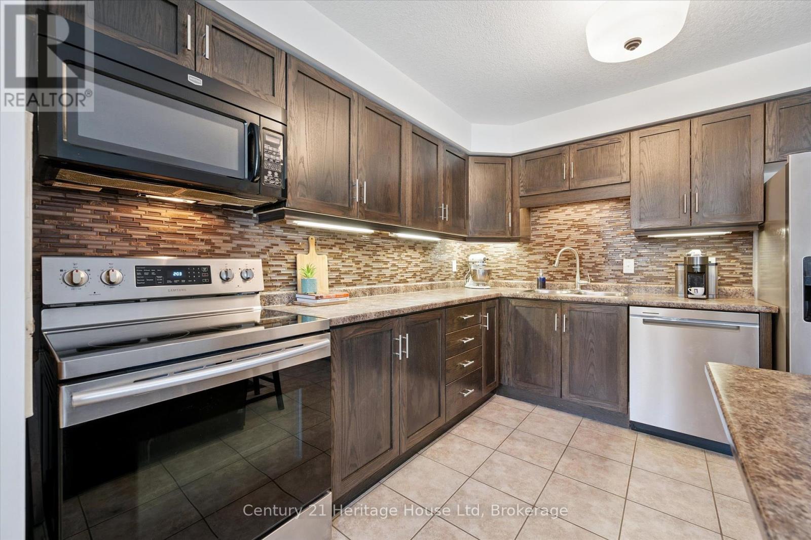 122 Creighton Avenue, Guelph, Ontario  N1E 0H8 - Photo 13 - X12457443