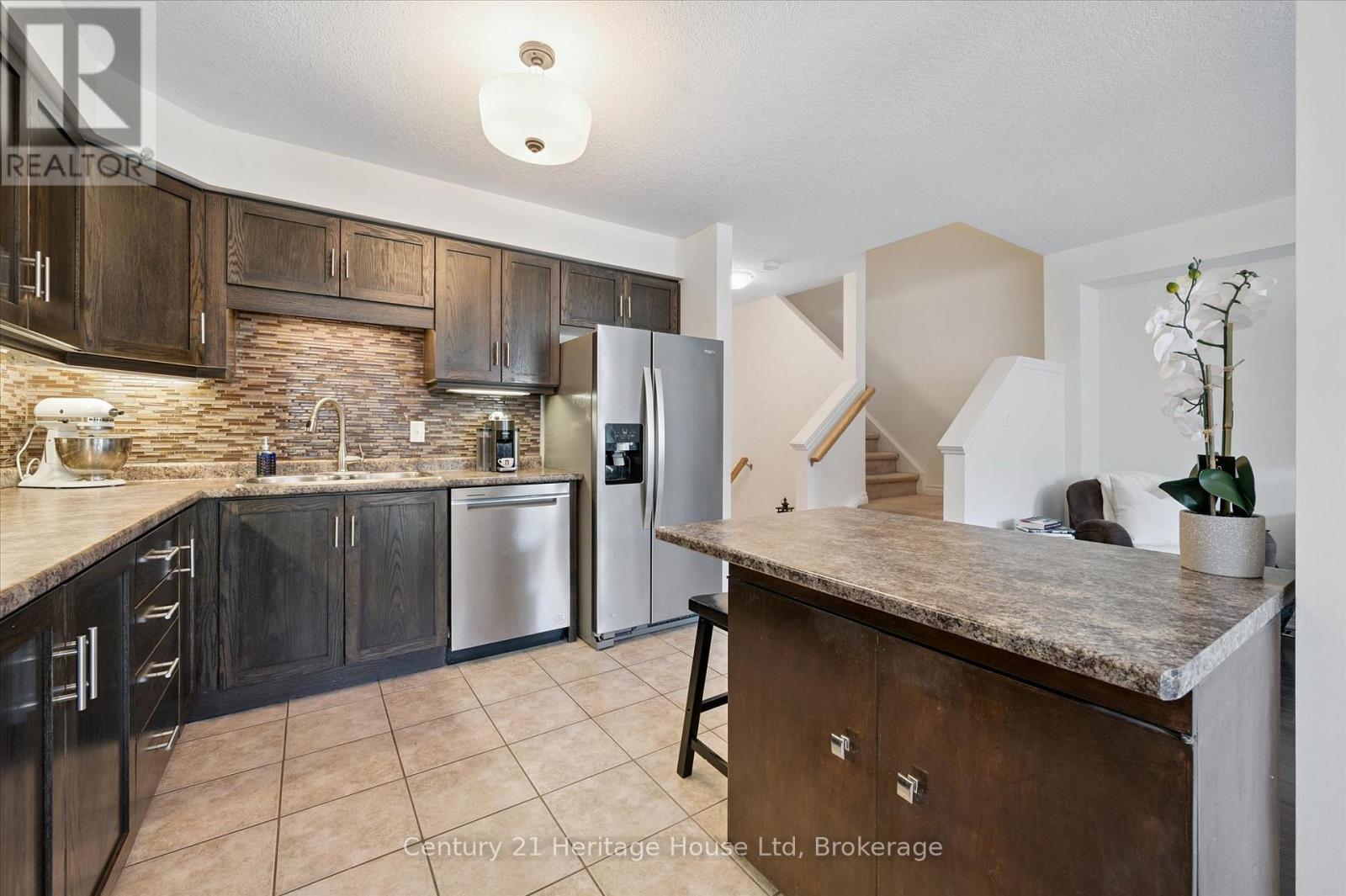 122 Creighton Avenue, Guelph, Ontario  N1E 0H8 - Photo 14 - X12457443