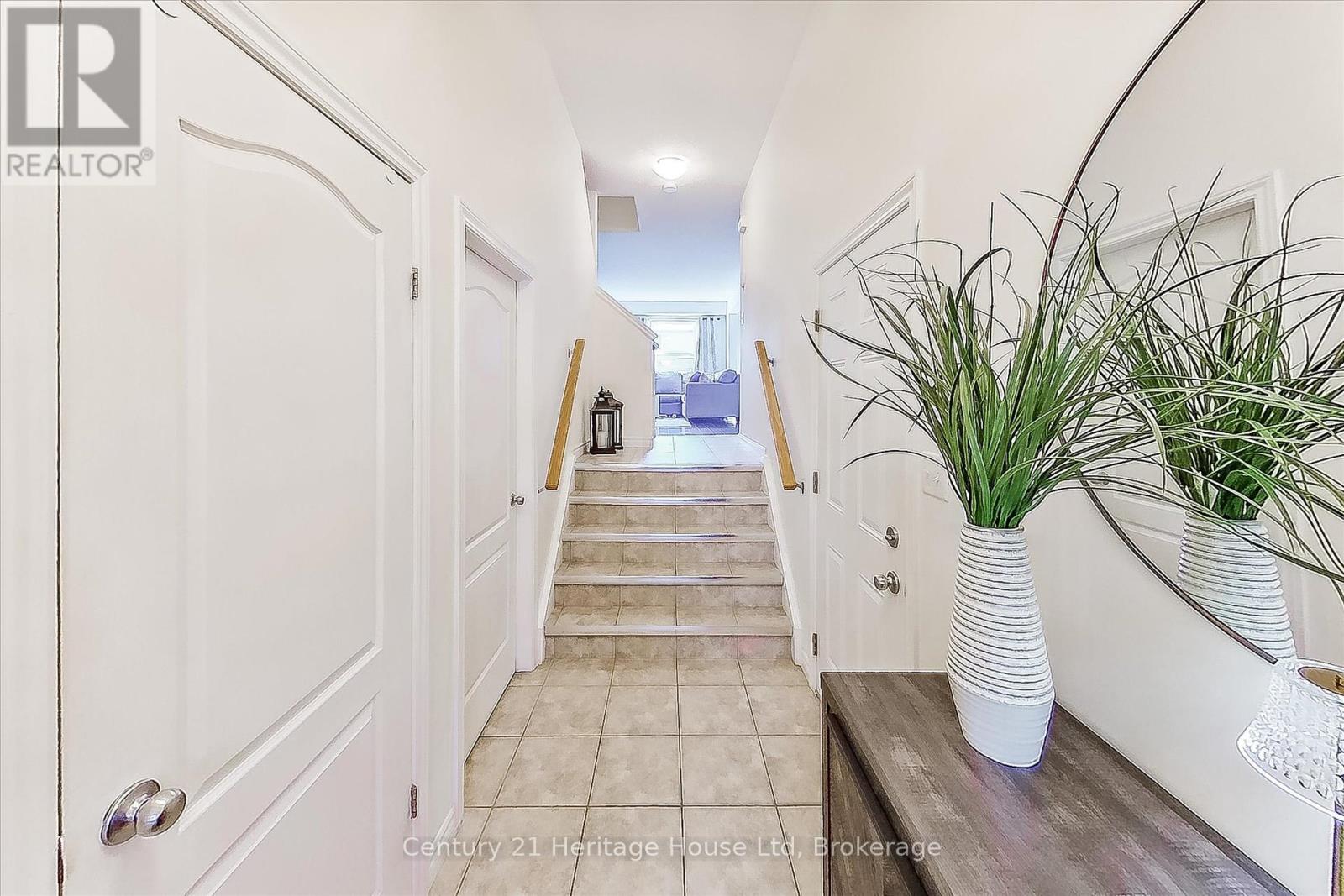 122 Creighton Avenue, Guelph, Ontario  N1E 0H8 - Photo 8 - X12457443