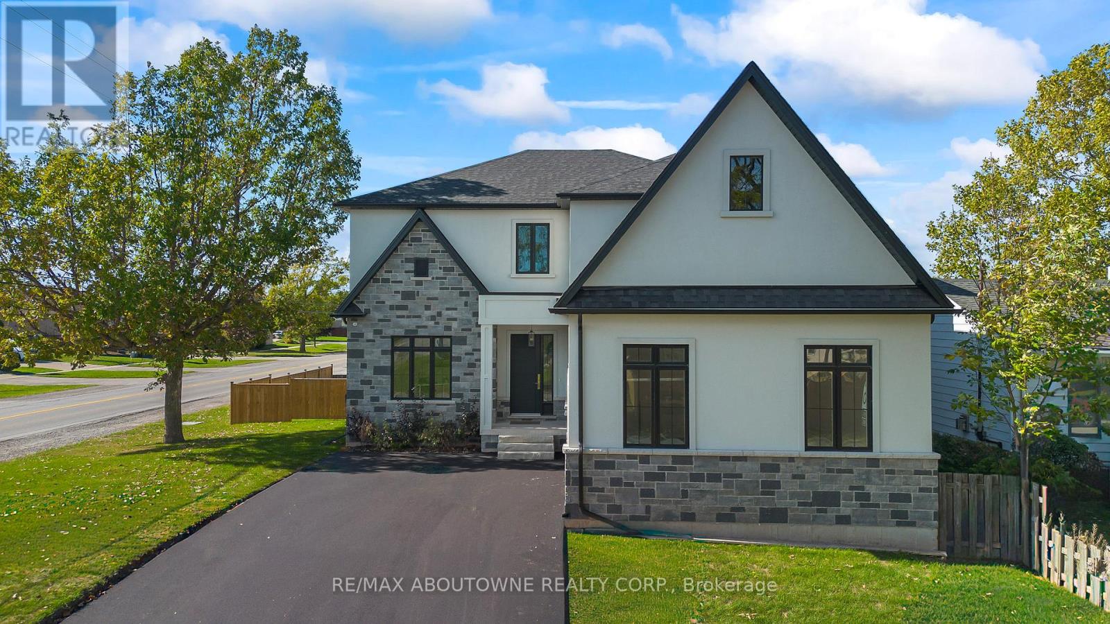 1 West Avenue, Hamilton, Ontario  L8E 5L5 - Photo 2 - X12432381