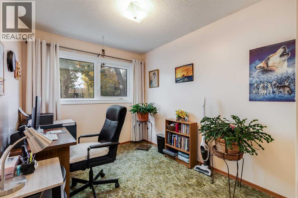 311 Midridge Road Se, Calgary, Alberta  T2X 1E1 - Photo 16 - A2263544