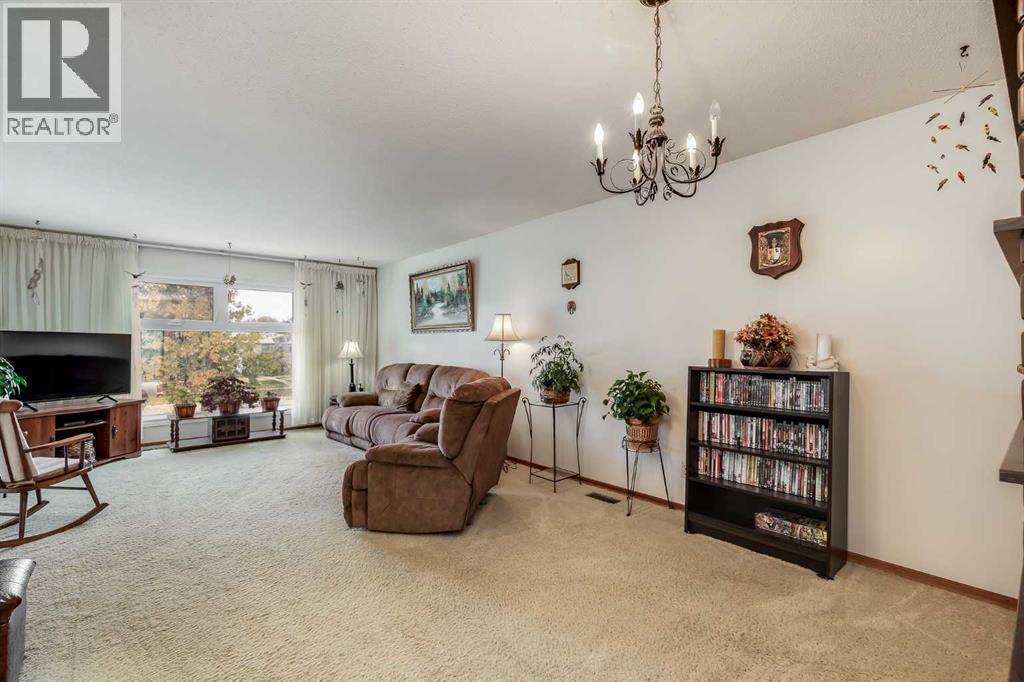 311 Midridge Road Se, Calgary, Alberta  T2X 1E1 - Photo 7 - A2263544